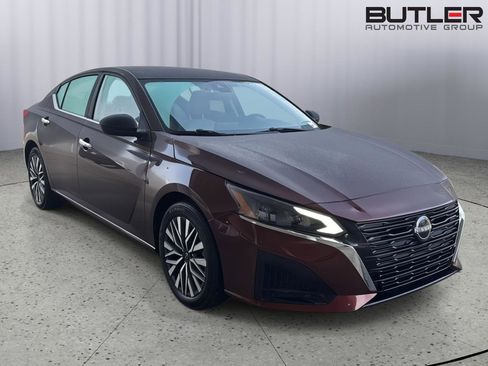 Used 2025 Nissan Altima 2.5 SV image 6