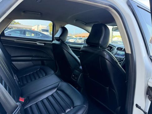 Used 2020 Ford Fusion SEL FWD image 29