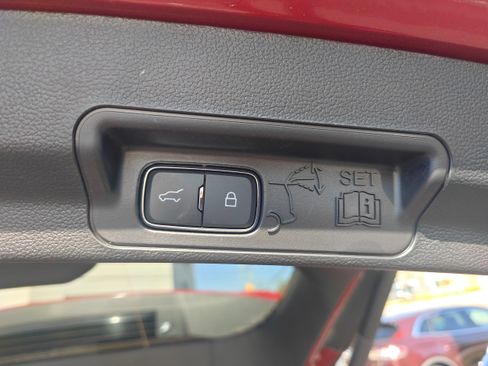 Used 2023 Ford Explorer ST-Line w/ Class IV Trailer Tow Package image 9