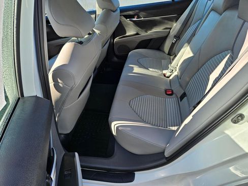 Used 2024 Toyota Camry SE image 17