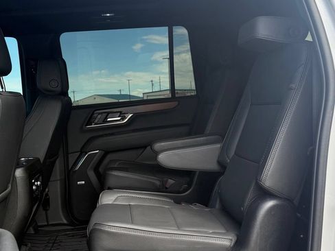 Used 2025 GMC Yukon XL Denali w/ Sun & Power Step Package AWD/4WD image 12