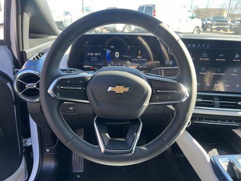 New 2026 Chevrolet Equinox EV LT image 20