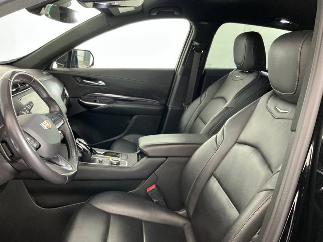 Used 2022 Cadillac XT4 Luxury w/ LPO, ONYX Package AWD/4WD image 14