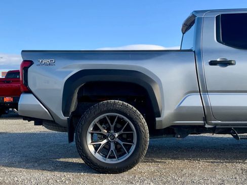 Used 2024 Toyota Tacoma TRD Off-Road image 12