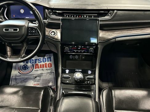 Used 2022 Jeep Grand Cherokee L Overland w/ Luxury Tech Group IV AWD/4WD image 31