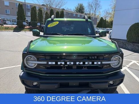 Used 2025 Ford Bronco Outer Banks AWD/4WD image 2