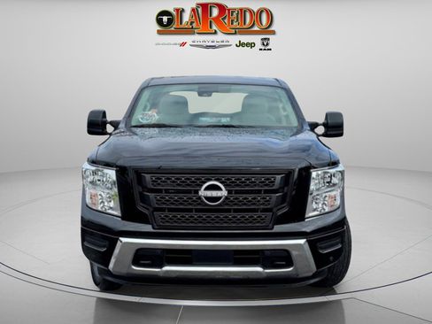 Used 2024 Nissan Titan SV w/ SV Convenience Package image 2