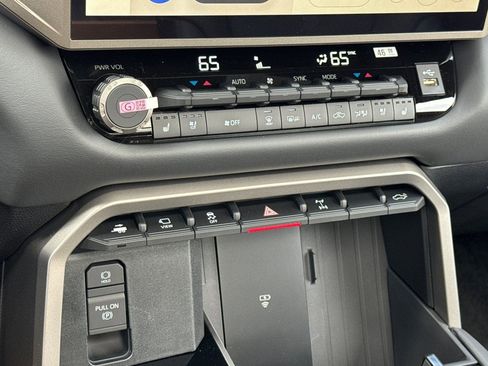 New 2026 Toyota Tundra Platinum AWD/4WD image 22
