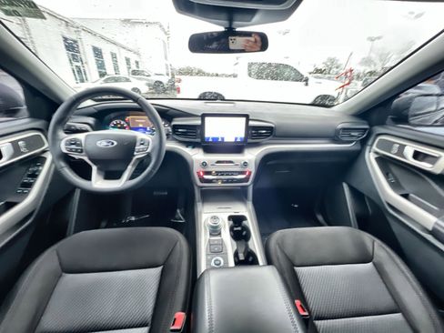 Used 2023 Ford Explorer XLT image 22