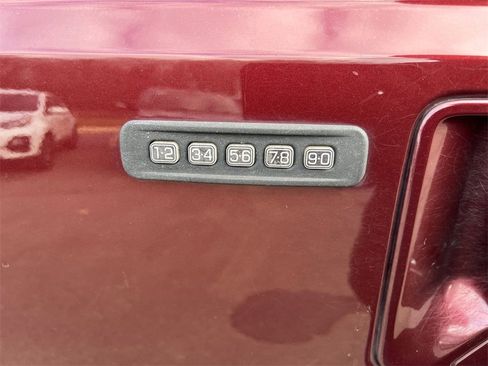 Used 2010 Ford F350 Lariat image 11