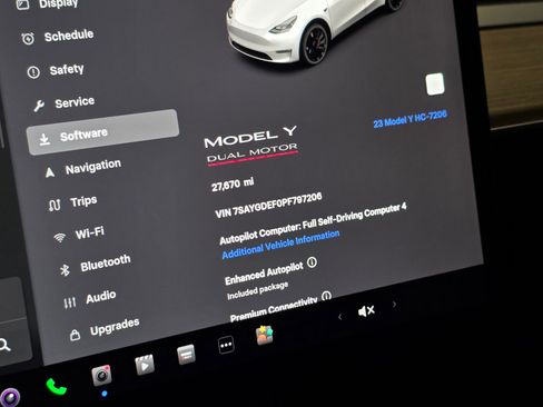 Used 2023 Tesla Model Y Performance image 4