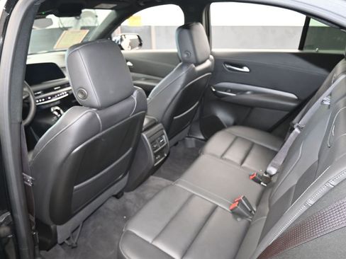 Used 2024 Cadillac XT4 Premium Luxury image 37