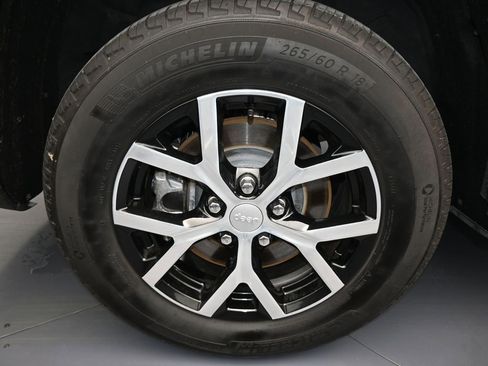 Used 2024 Jeep Grand Cherokee L Limited image 36