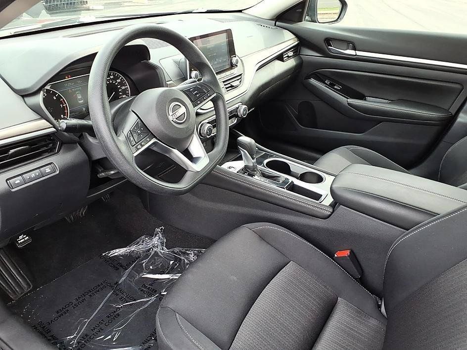 Used 2023 Nissan Altima 2.5 SV FWD image 13