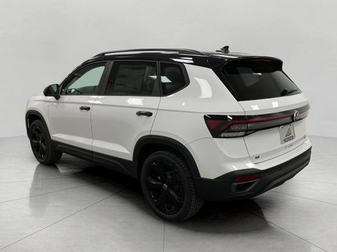 New 2026 Volkswagen Taos SE AWD/4WD image 6