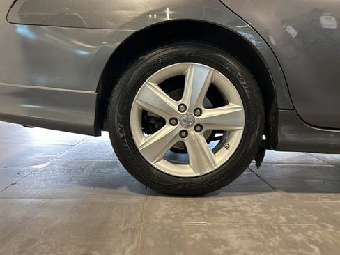 Used 2011 Toyota Camry SE image 38