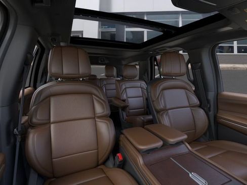 New 2025 Lincoln Navigator Reserve image 10