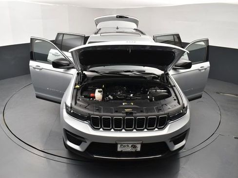 Used 2024 Jeep Grand Cherokee Laredo X w/ Trailer Tow Package image 25