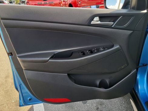 Used 2018 Hyundai Tucson Value w/ Cargo Package FWD image 16