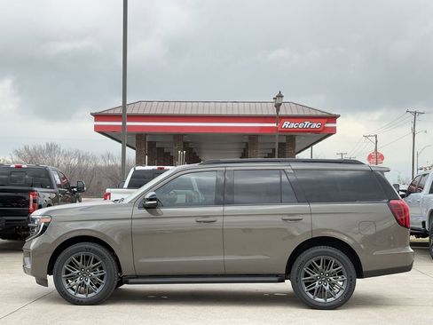 New 2026 Ford Expedition Platinum w/ Stealth Appearance Package image 3
