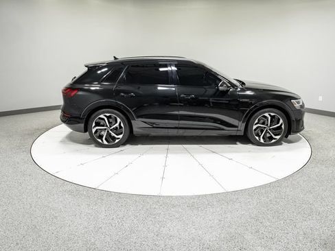 Used 2024 Audi Q8 e-tron Premium Plus w/ Premium Plus Package AWD/4WD image 8