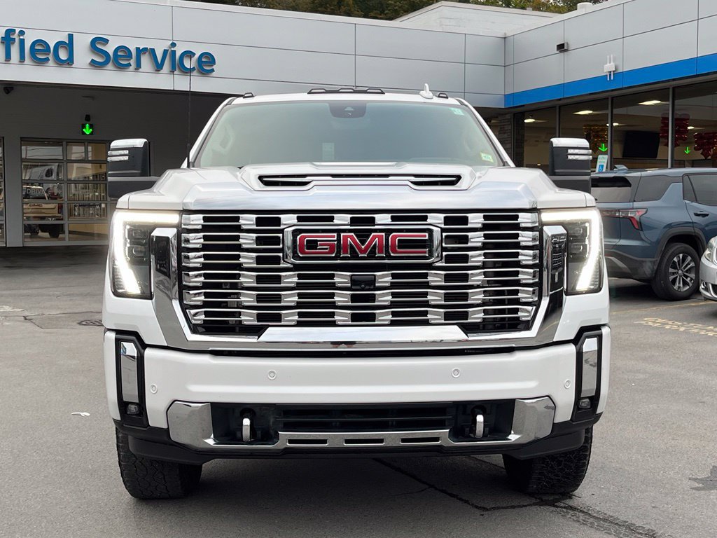Used 2024 GMC Sierra 2500 Denali w/ Denali Reserve Package AWD/4WD image 4