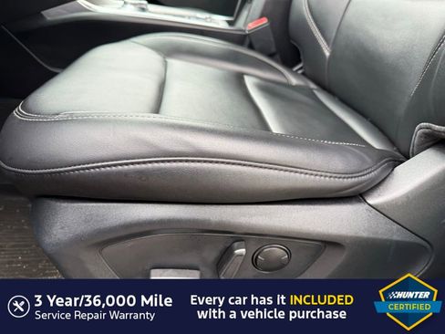 Used 2023 Ford Explorer XLT w/ Equipment Group 202A image 4