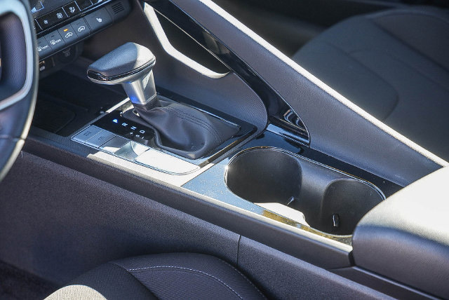 Certified 2025 Hyundai Elantra SEL FWD image 25