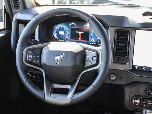 New 2025 Ford Bronco Badlands image 15