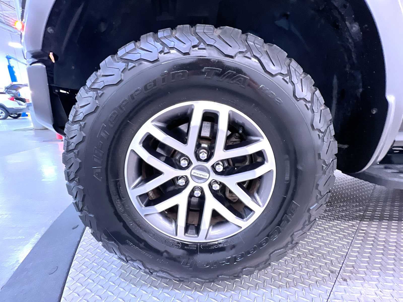 Used 2017 Ford F150 Raptor w/ Equipment Group 801A Mid AWD/4WD image 10