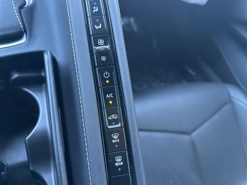 Used 2025 Chevrolet Corvette Stingray Coupe w/ 1LT image 17