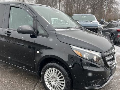 Used 2018 Mercedes-Benz Metris Passenger image 16