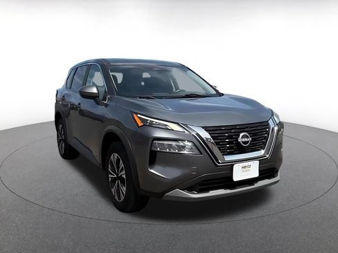 Used 2023 Nissan Rogue SV FWD image 3