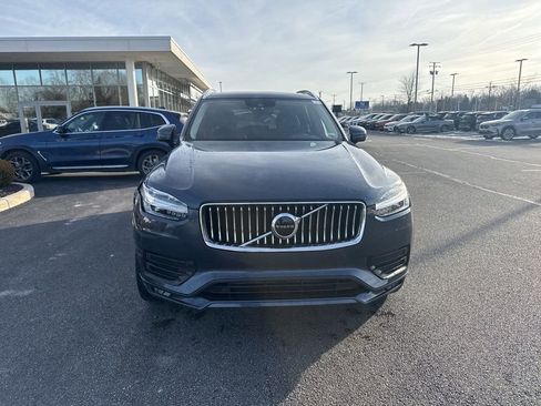 Used 2021 Volvo XC90 T6 Momentum image 2