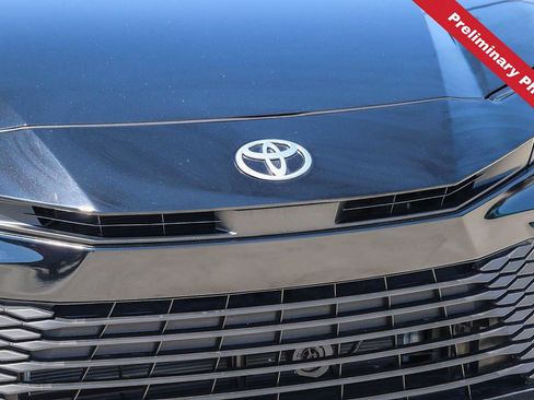 Used 2025 Toyota Camry LE w/ Convenience Package FWD image 5