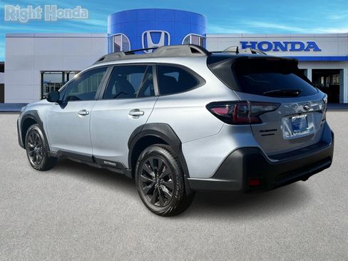 Used 2025 Subaru Outback Onyx Edition w/ Popular Package #2 image 4