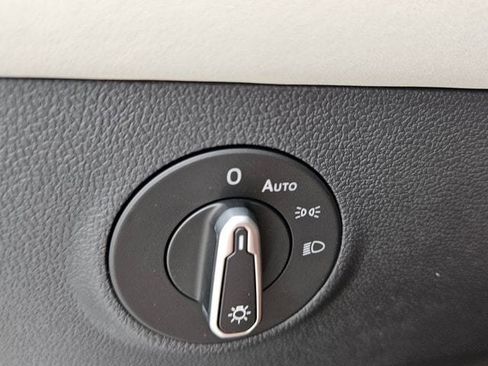 New 2026 Volkswagen Taos SE FWD image 25