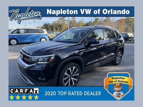 Used 2024 Volkswagen Taos SE image 1