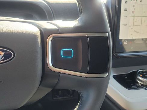 New 2026 Ford Expedition Active image 18