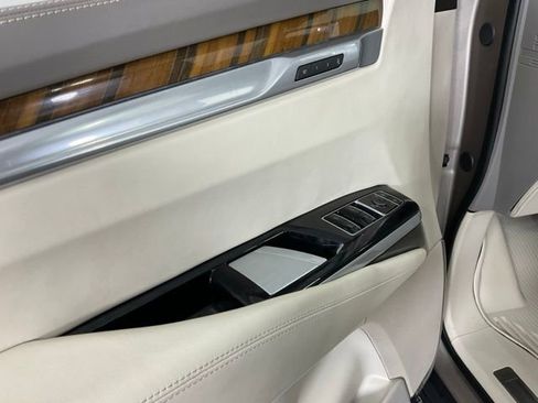 Used 2025 Cadillac Escalade ESV Sport Platinum image 26