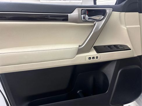 Used 2020 Lexus GX 460 AWD/4WD image 25