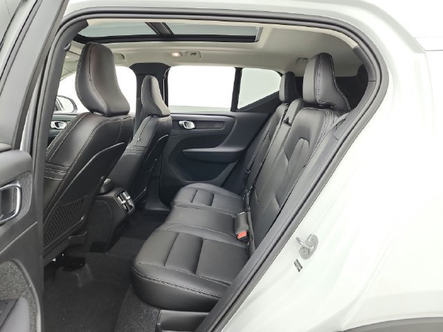 New 2026 Volvo XC40 B5 Plus w/ Protection Package Premier AWD/4WD image 36