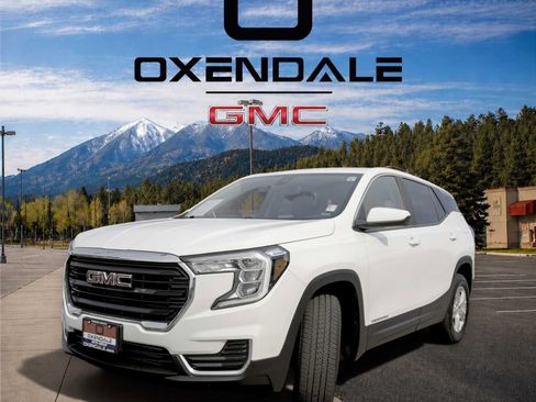 Used 2024 GMC Terrain SLE AWD/4WD image 2