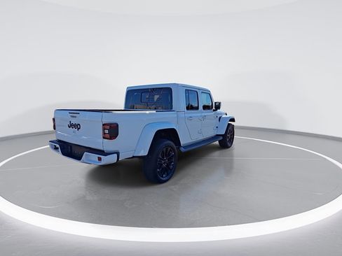 Used 2023 Jeep Gladiator Overland image 10