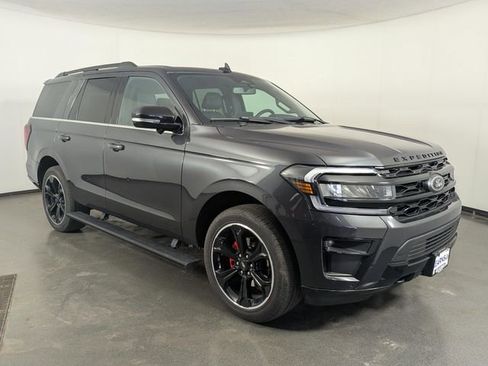 Used 2023 Ford Expedition Limited AWD/4WD image 2