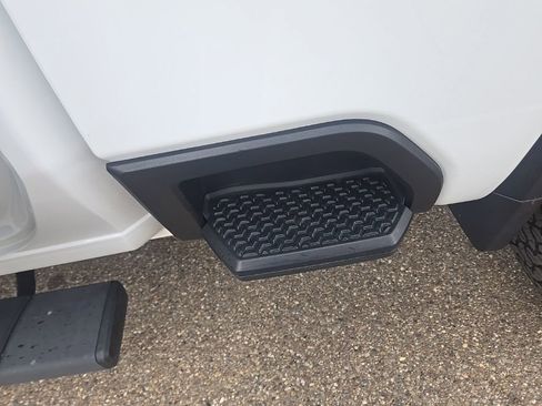 Used 2021 Chevrolet Silverado 2500 Custom w/ Custom Value Package image 37