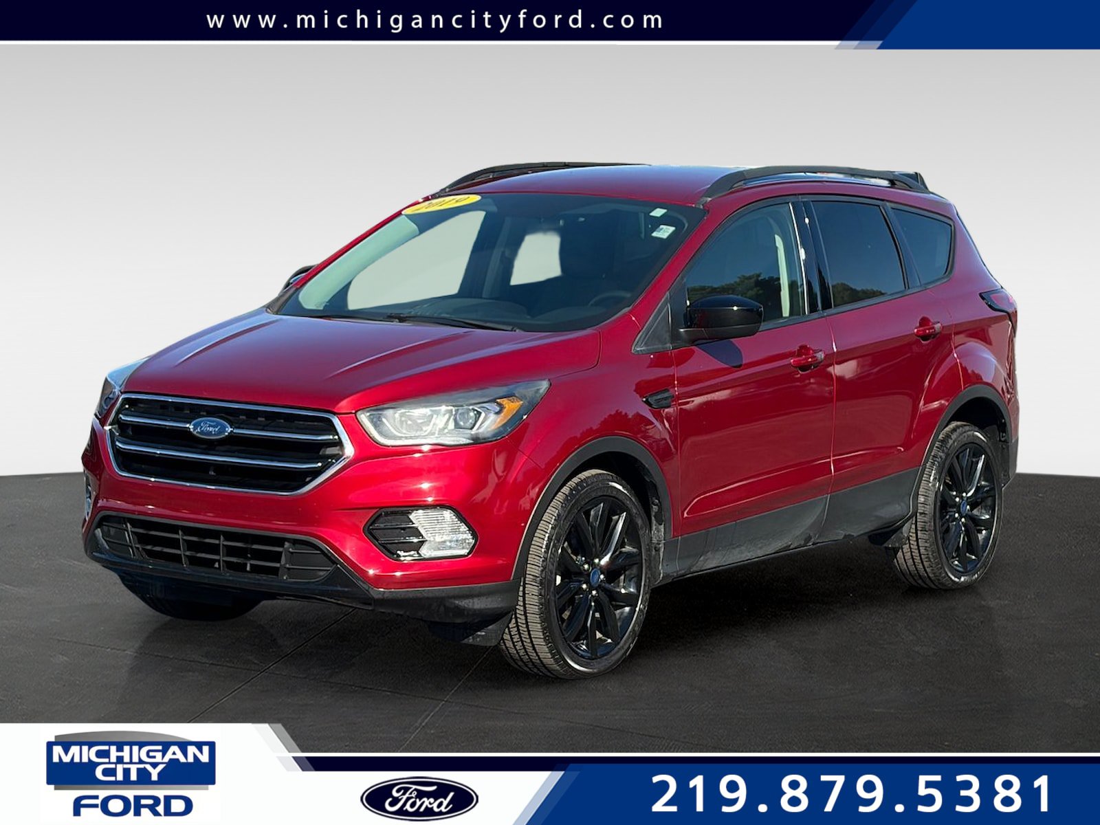 Used 2019 Ford Escape SE FWD image 1