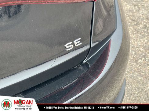 Used 2025 Volkswagen Jetta SE w/ Sunroof Package FWD image 11