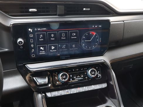 Used 2022 GMC Sierra 1500 AT4 w/ AT4 Preferred Package AWD/4WD image 6