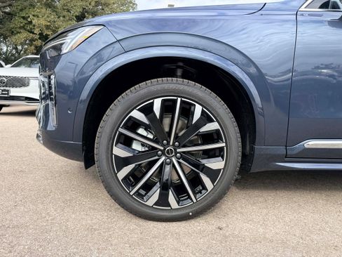 New 2026 Volvo XC90 B6 Plus w/ Protection Package Premier image 9